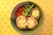 東京家政大学コラボメニュー第4弾「蓮根のはさみ揚げ丼~さっぱりおろしソース~」
